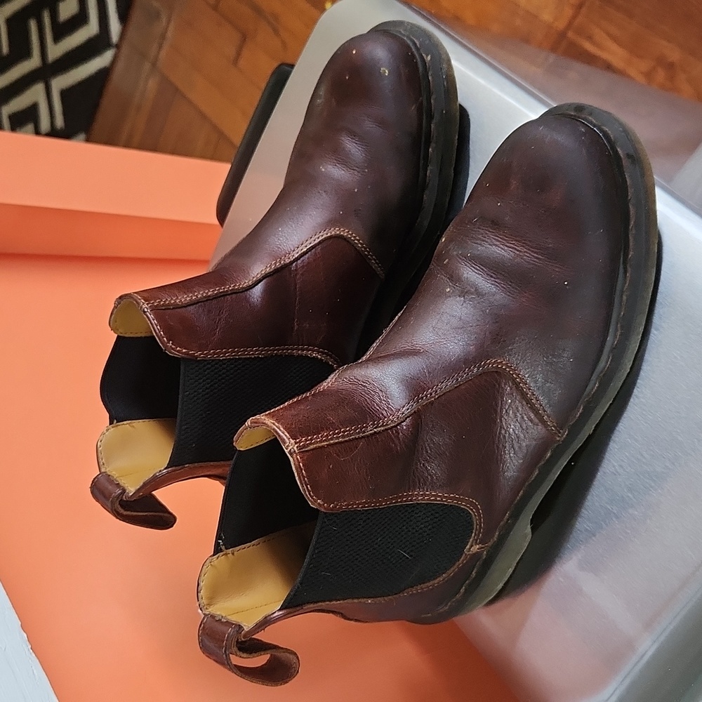 Doc Martens 2976 Leather Chelsea Boots EU sz 43